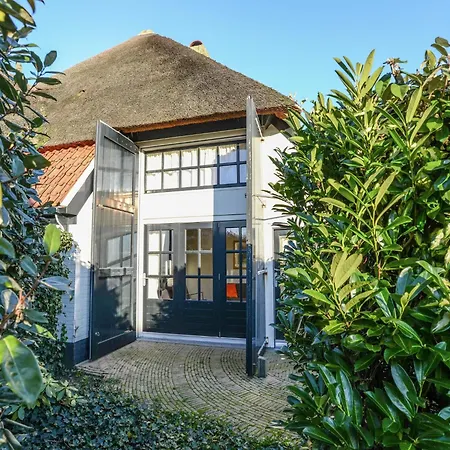 In Texel Near The Dyke * Oost