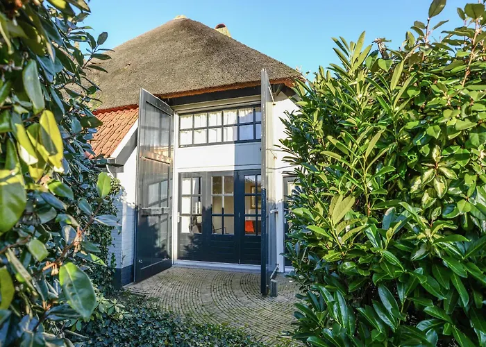 In Texel Near The Dyke * Oost