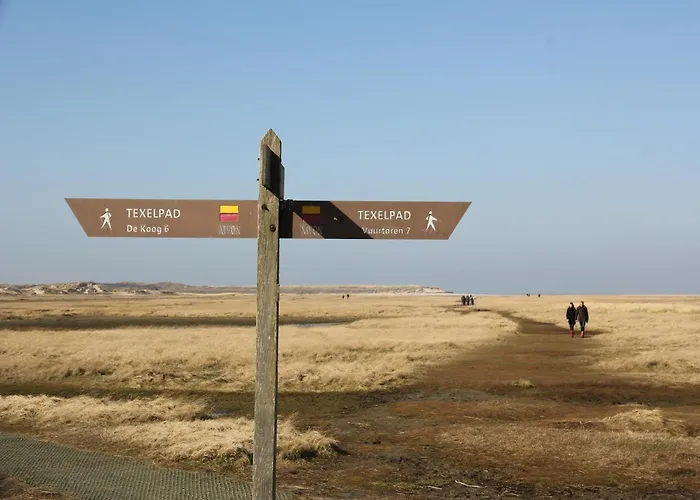 In Texel Near The Dyke Apartman